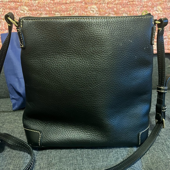 Dooney & Bourke Bags Dooney Bourke Black Leather Crossbody With Gold Hardware Poshmark